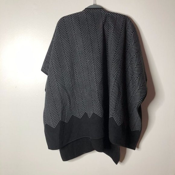 Ike Behar Reversible Gray & Black Poncho Ruana - Picture 3 of 6